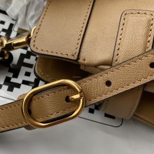 Gucci GG Marmont Tote Bag - Image 4